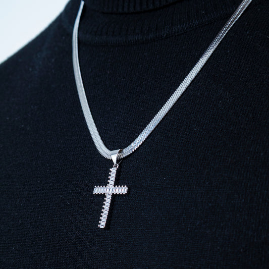 Cadena Cruz Silver